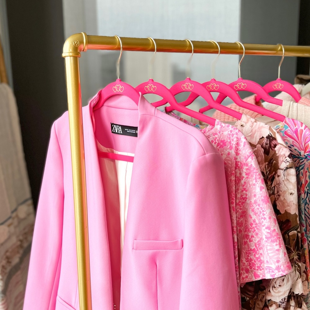 🚨 I AM LIVE 👀 Like this post to be notified when I go live 💗 - Picture 11 of 13